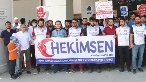Elazığ İli Fırat Üniversitesi'nde 08.06.2022 Tarihinde Hastane Önünde Basın Açıklaması Yapıldı | HEKİMSEN