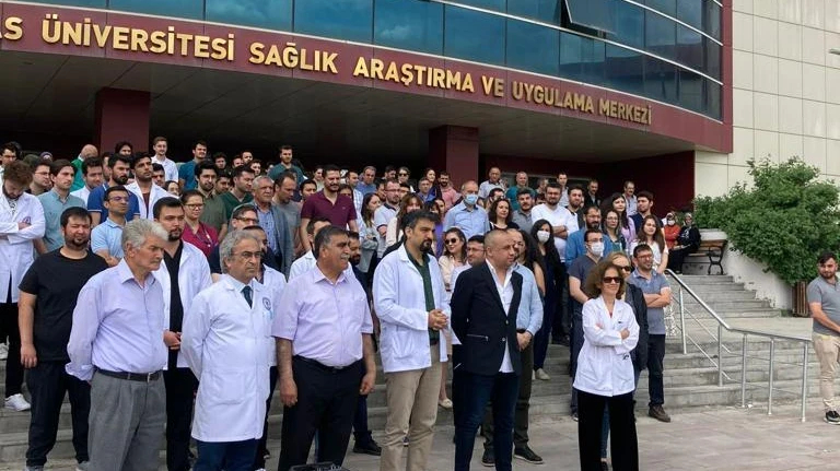 HEKİMSEN Kars'ta 07.06.2022 Tarihinde İş Bırakma Eylemi Yapılmıştır | HEKİMSEN